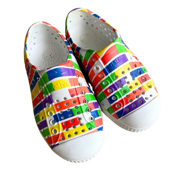 Native Jefferson Kids Toddlers Sandals Water Shoes, Rainbow Stipe - Size 8 - Picture 1 of 9